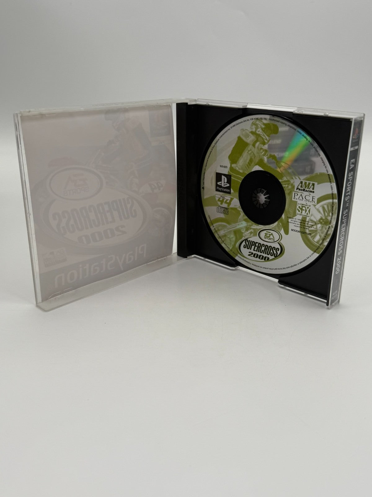 EA Sports Supercross 2000 Sony Playstation 1 État acceptable Boîte d'origine