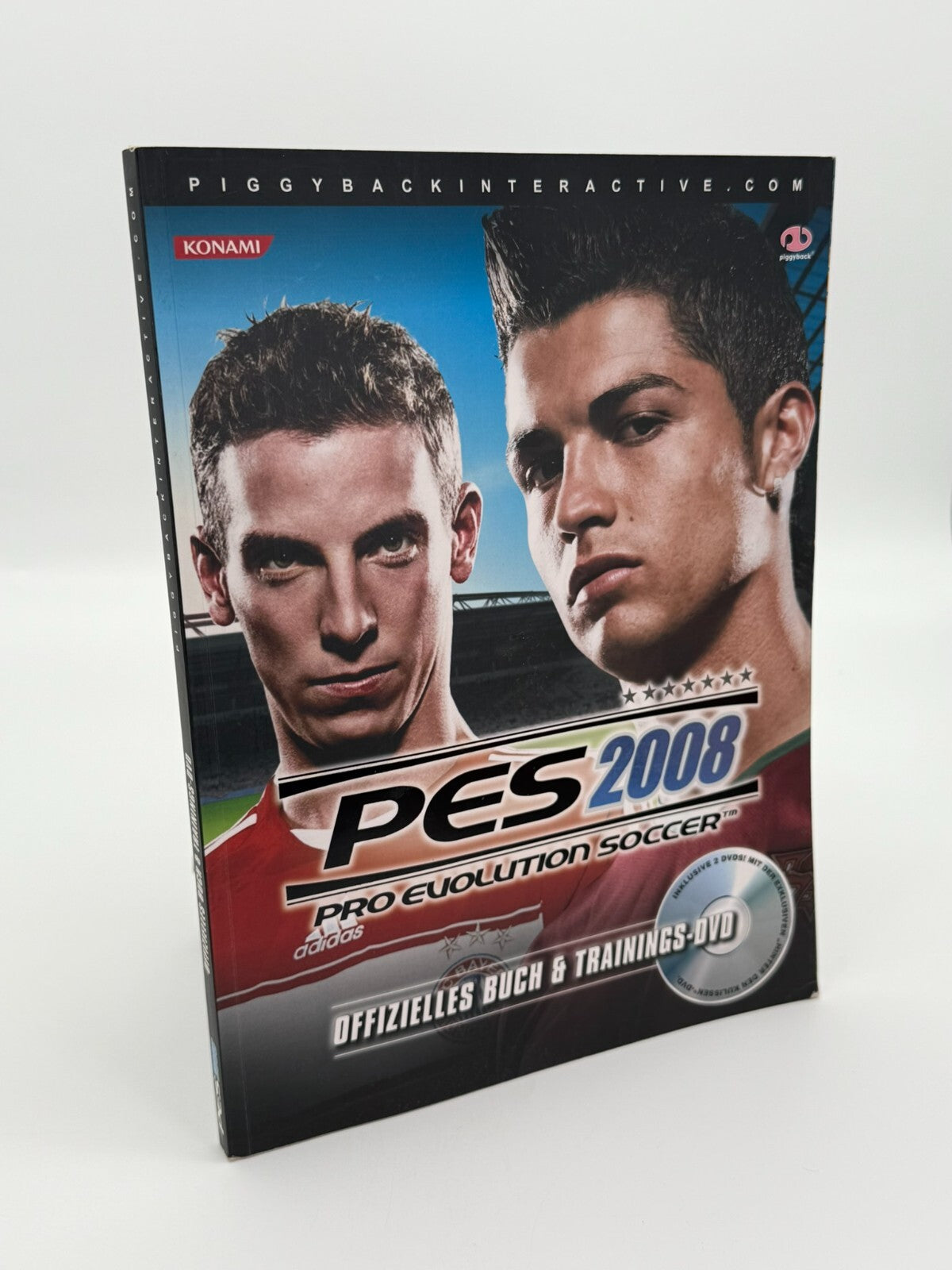 PES 2008 Pro Evolution Soccer Guide officiel Très bon état + DVD